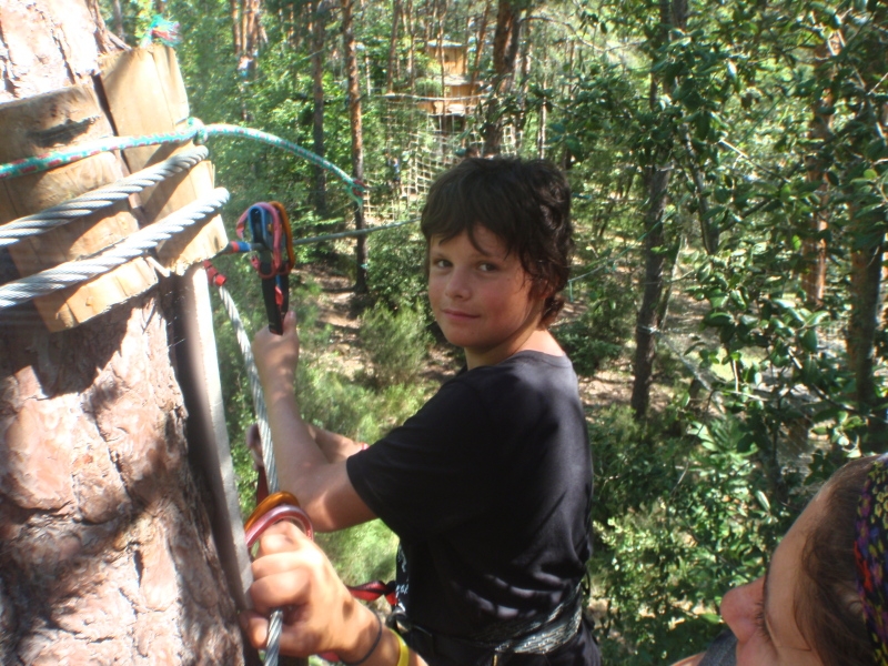 Village Camps International Summer Camp Ard&egrave;che, France 2019-07-26 https://www.villagecamps.com/journals_admin/images/78-34-Grigory at ropes course.jpg